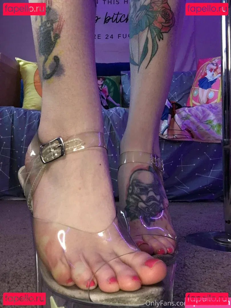 c0meonaileen Onlyfans Photo Gallery 