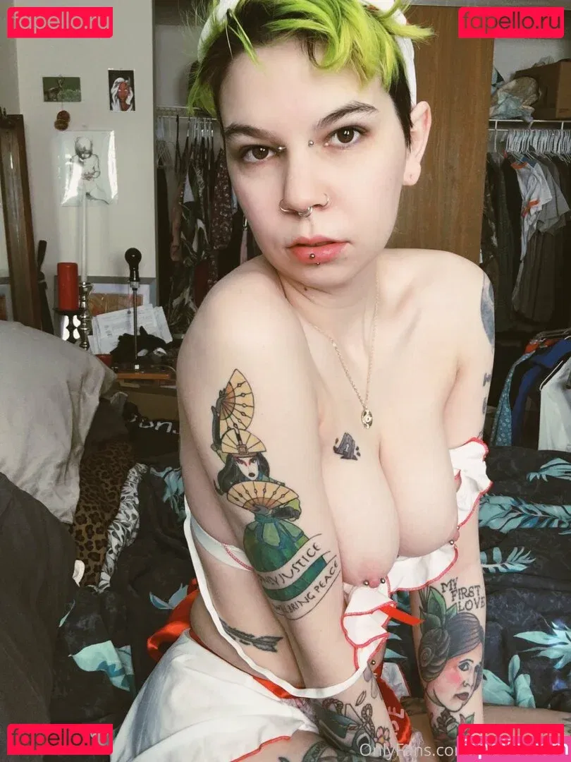 c0meonaileen Onlyfans Photo Gallery 