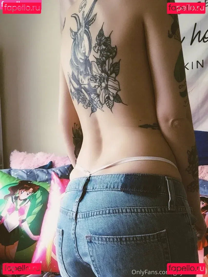 c0meonaileen Onlyfans Photo Gallery 