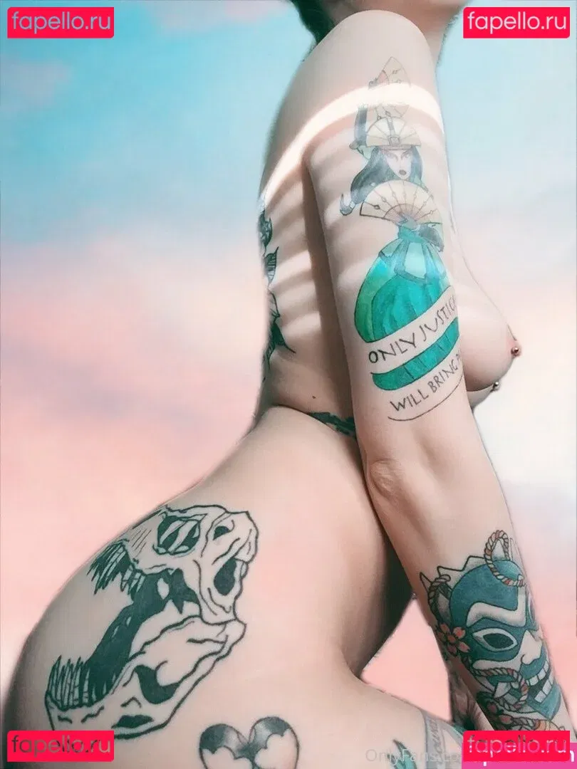 c0meonaileen Onlyfans Photo Gallery 