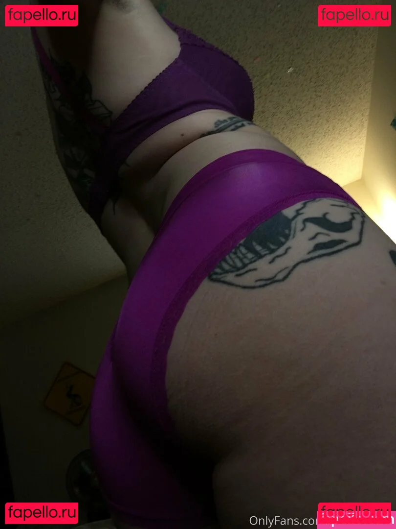 c0meonaileen Onlyfans Photo Gallery 