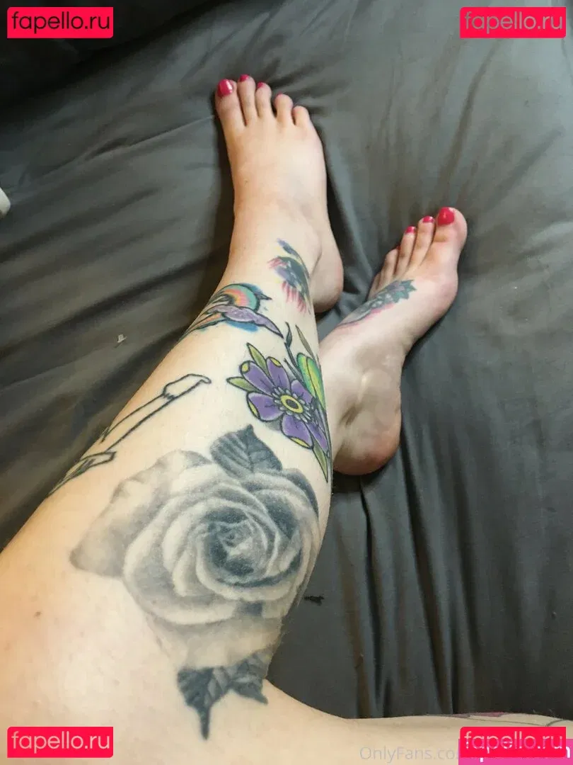 c0meonaileen Onlyfans Photo Gallery 