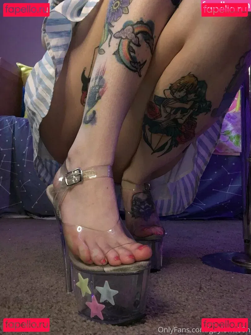 c0meonaileen Onlyfans Photo Gallery 