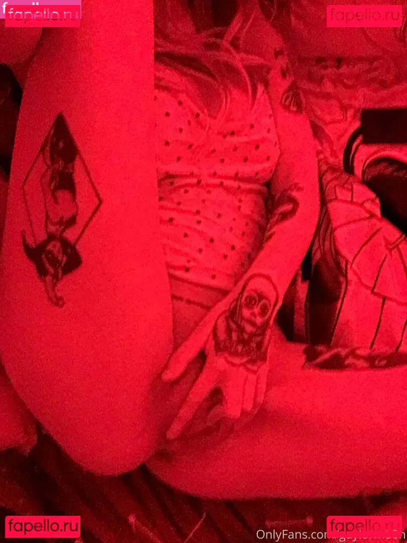 c0meonaileen Onlyfans Photo Gallery 