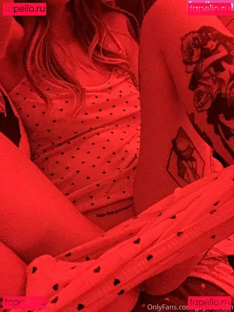 c0meonaileen Onlyfans Photo Gallery 