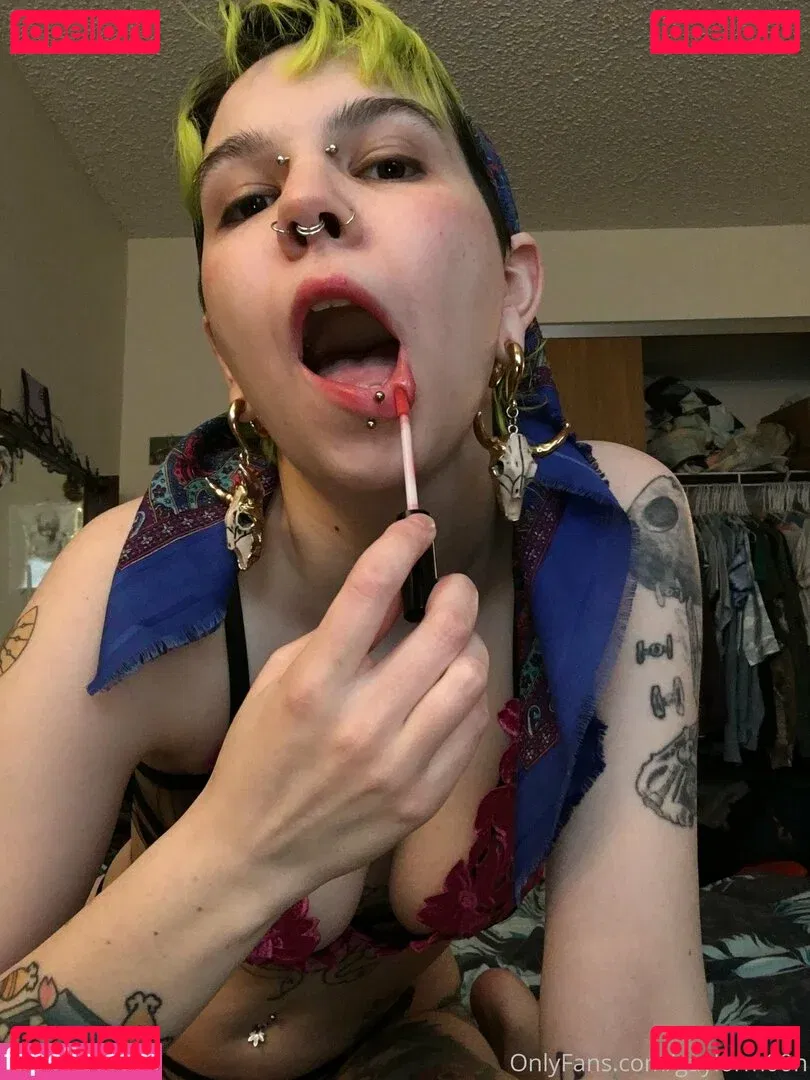 c0meonaileen Onlyfans Photo Gallery 