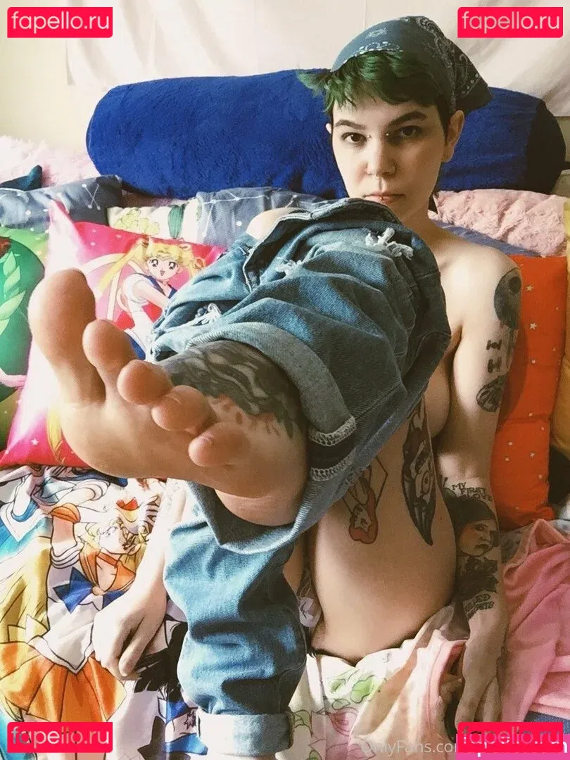 c0meonaileen Onlyfans Photo Gallery 