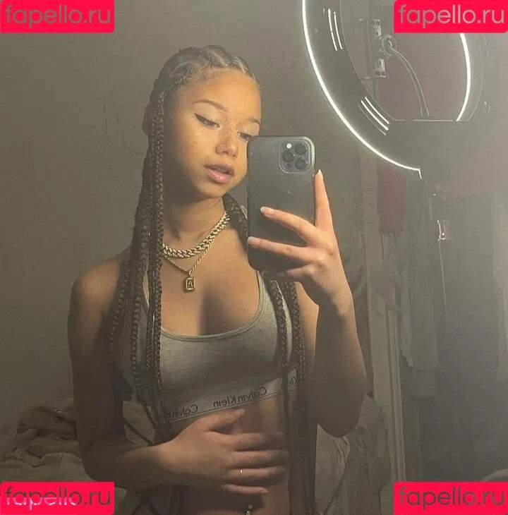 Chevelly Onlyfans Photo Gallery 