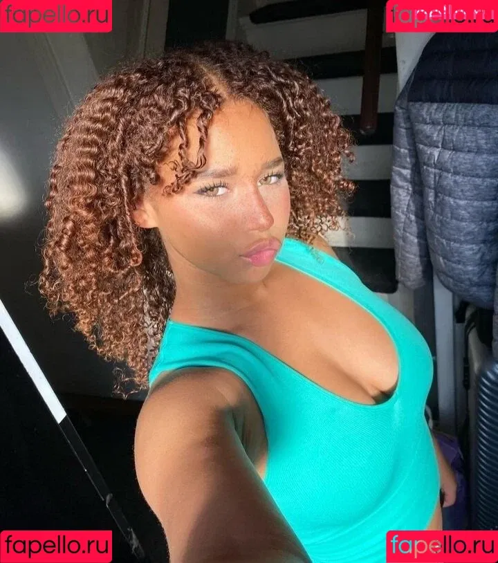 Chevelly Onlyfans Photo Gallery 