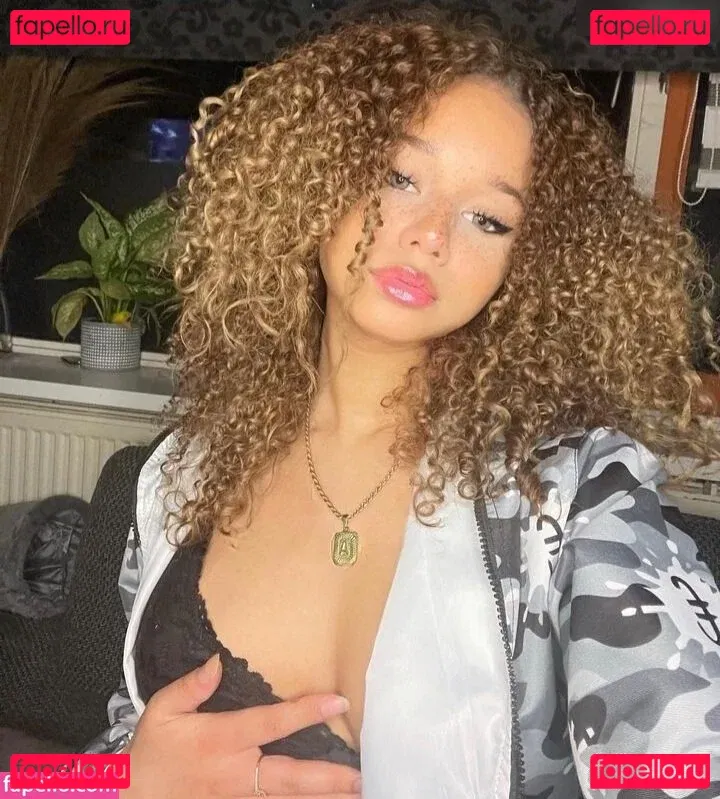 Chevelly Onlyfans Photo Gallery 