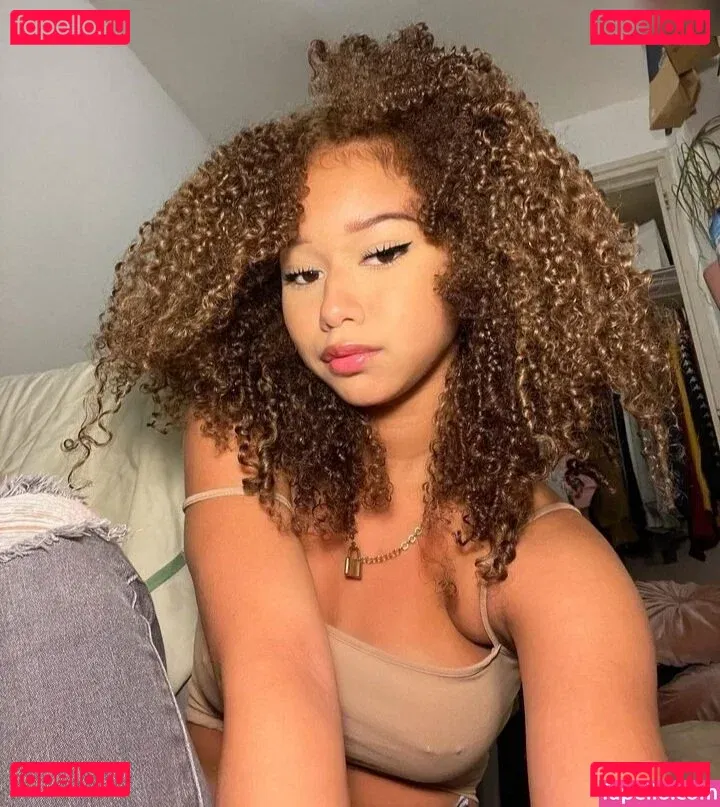 Chevelly Onlyfans Photo Gallery 