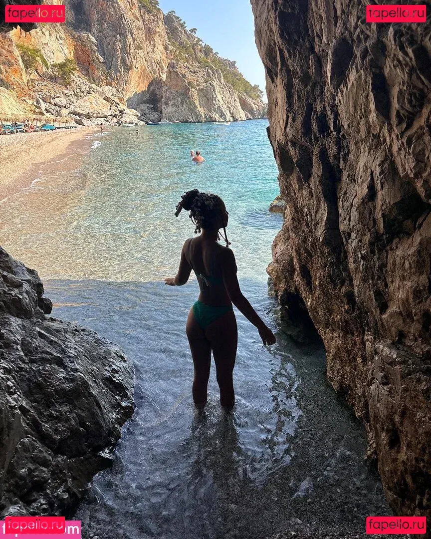 Chevelly Onlyfans Photo Gallery 