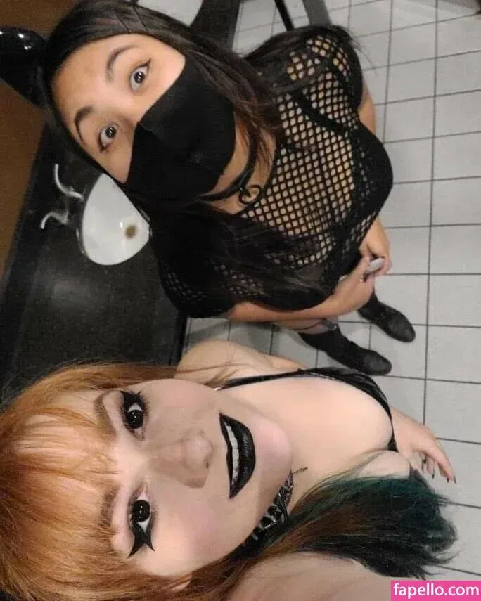 Mistletoad Onlyfans Photo Gallery 