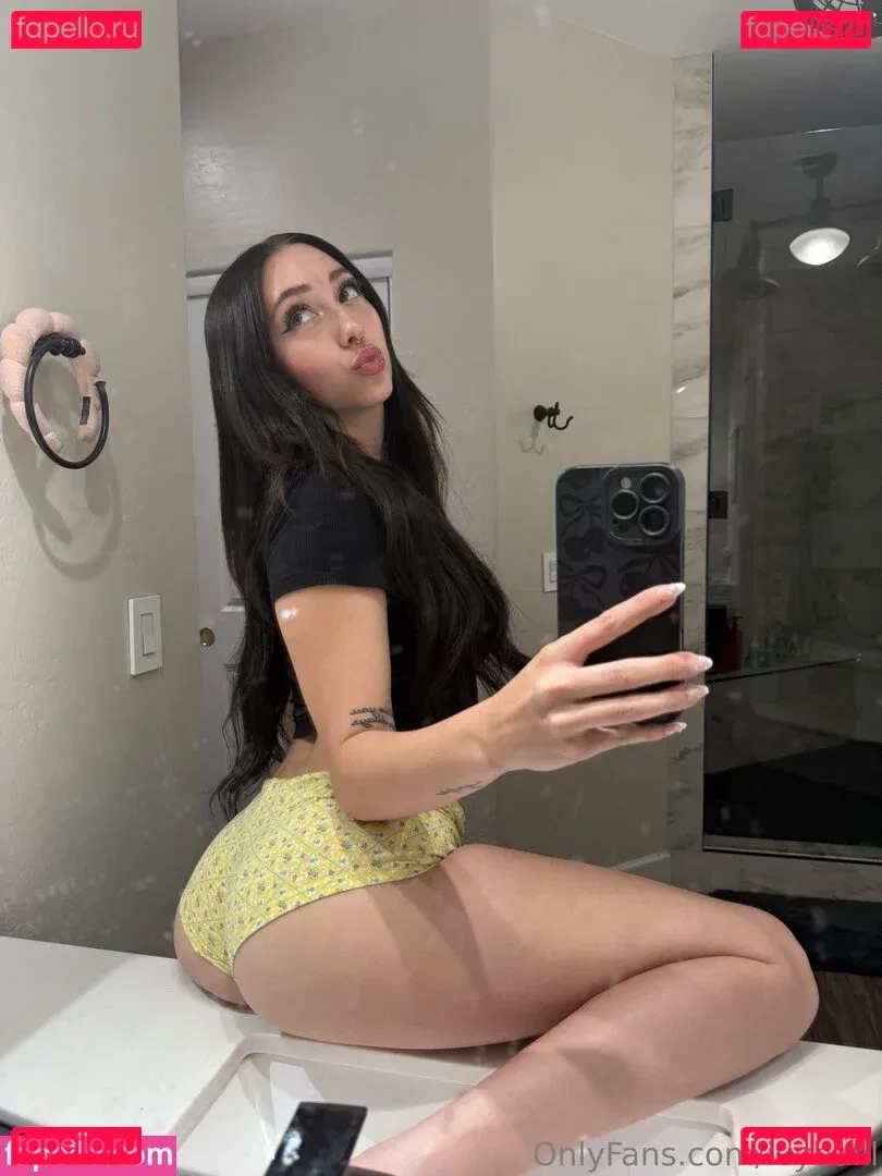 ivyballl Onlyfans Photo Gallery 