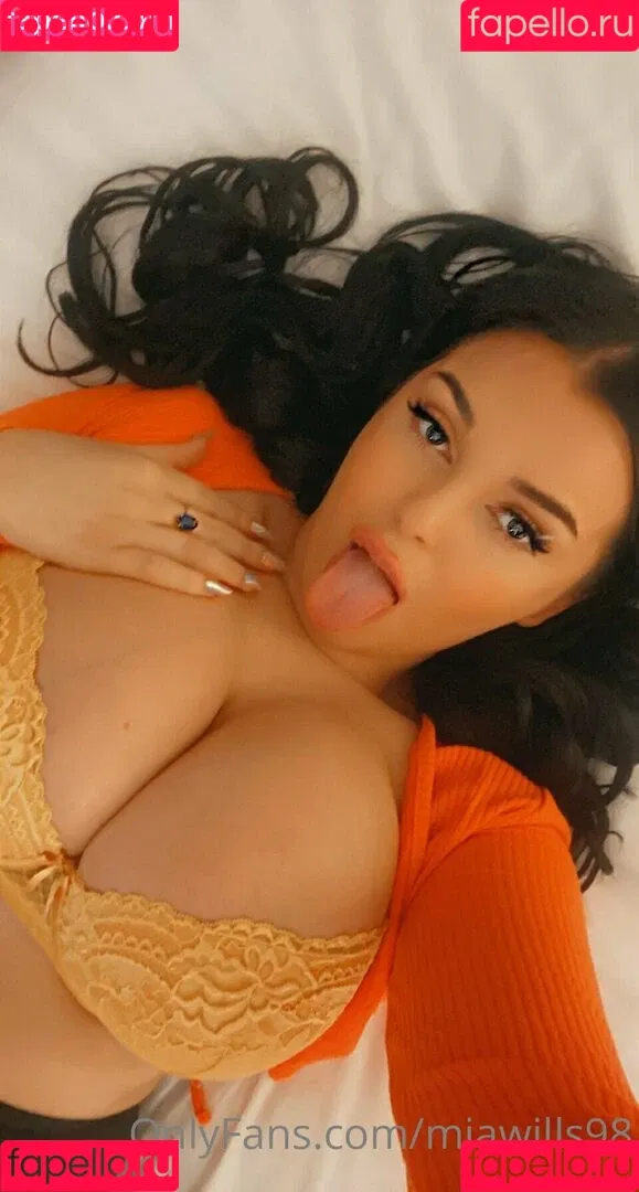 miawills98 Onlyfans Photo Gallery 