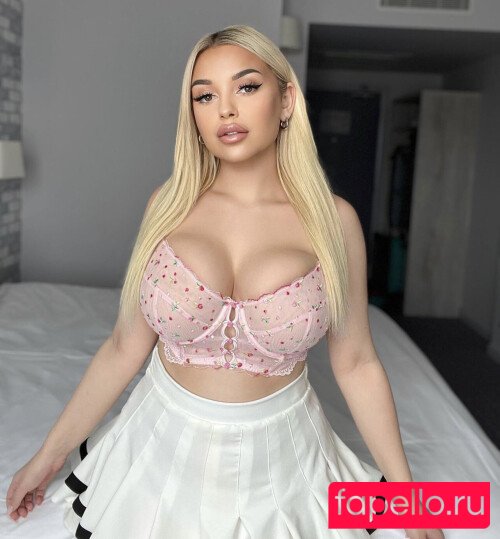 miawills98 Onlyfans Photo Gallery 