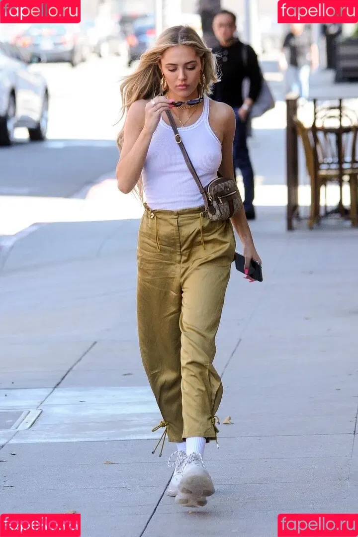 Delilah Hamlin Onlyfans Photo Gallery 