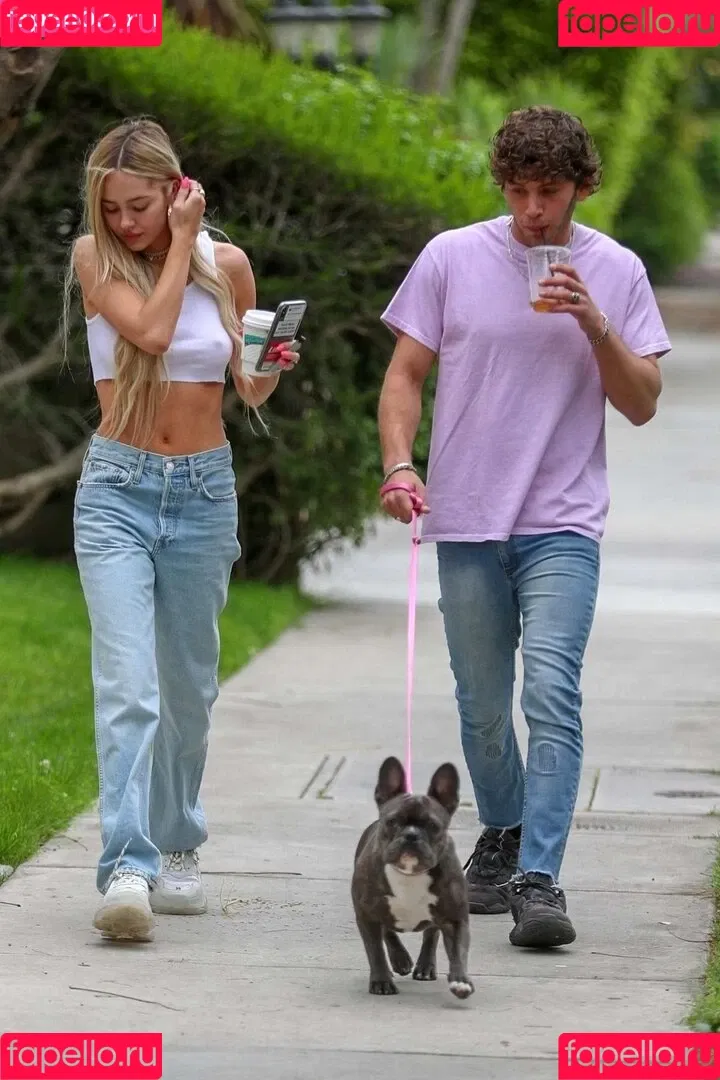 Delilah Hamlin Onlyfans Photo Gallery 