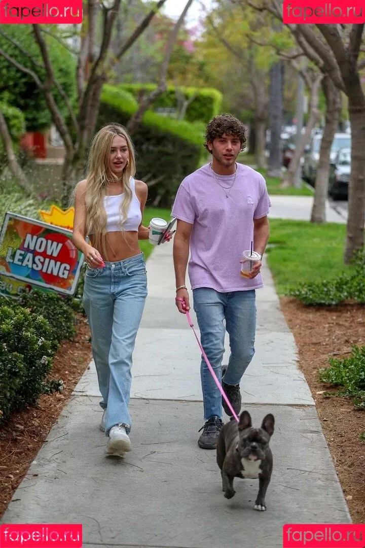 Delilah Hamlin Onlyfans Photo Gallery 