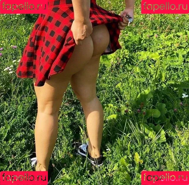 Estella_Walks Onlyfans Photo Gallery 