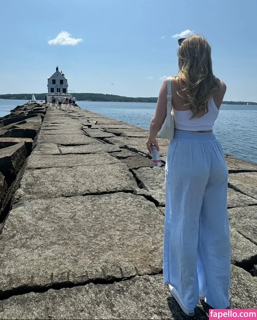 Greer Grammer Onlyfans Photo Gallery 