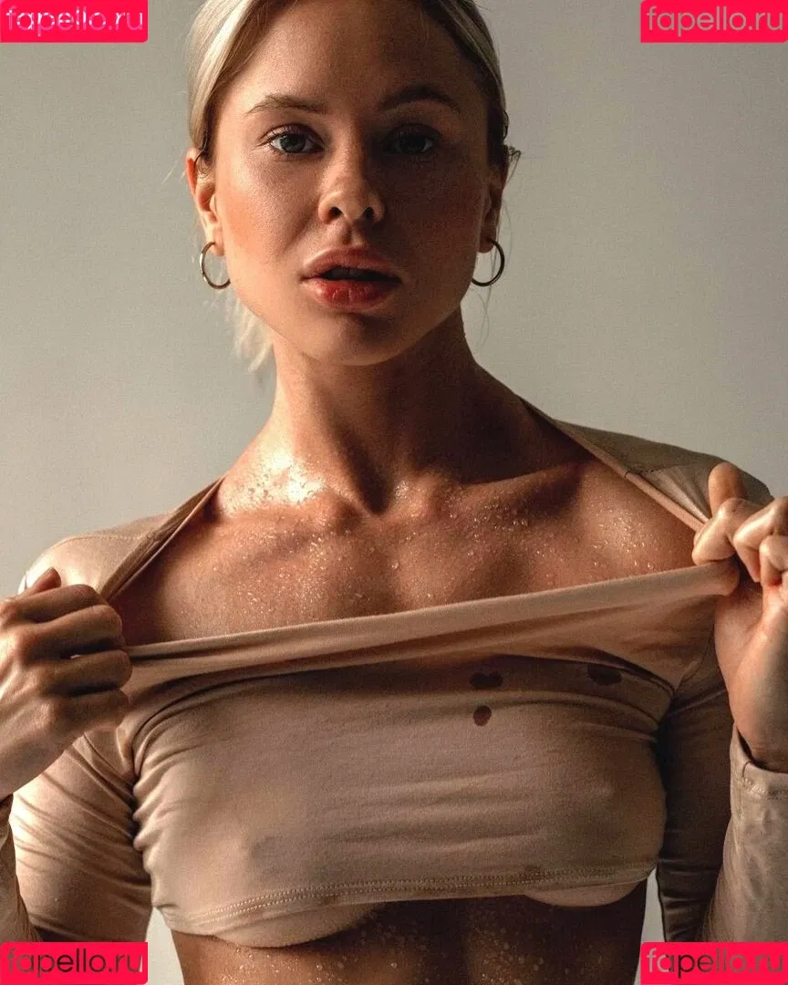 Anastasia Zolotaya Onlyfans Photo Gallery 