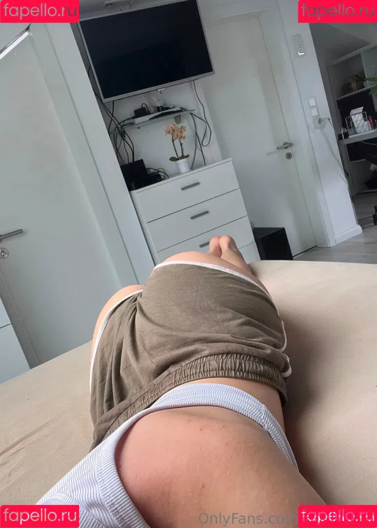 Amelie Traum Onlyfans Photo Gallery 