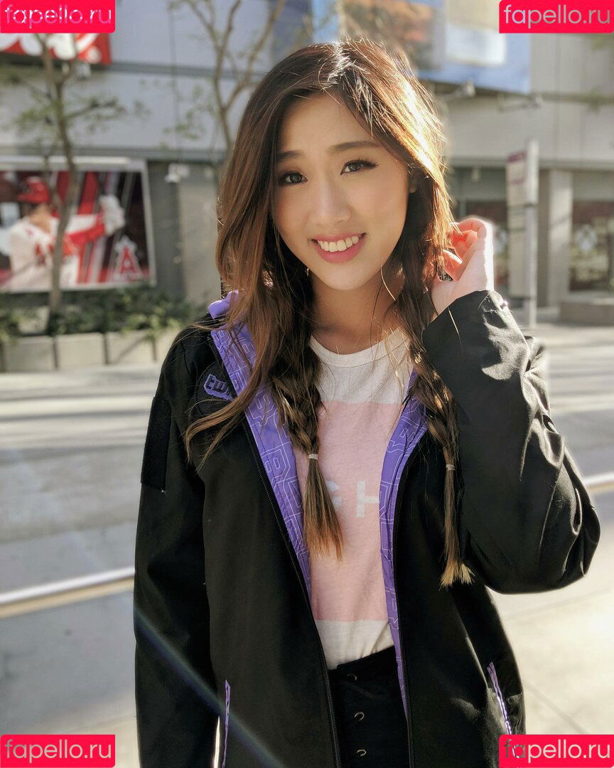 Yougelly Onlyfans Photo Gallery 