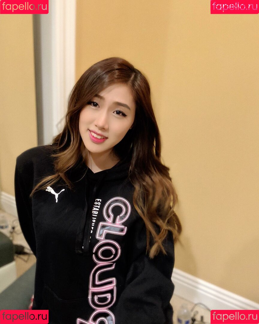 Yougelly Onlyfans Photo Gallery 