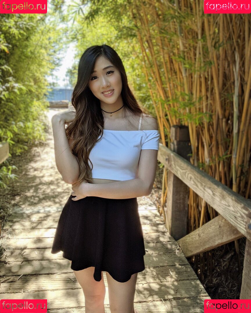 Yougelly Onlyfans Photo Gallery 