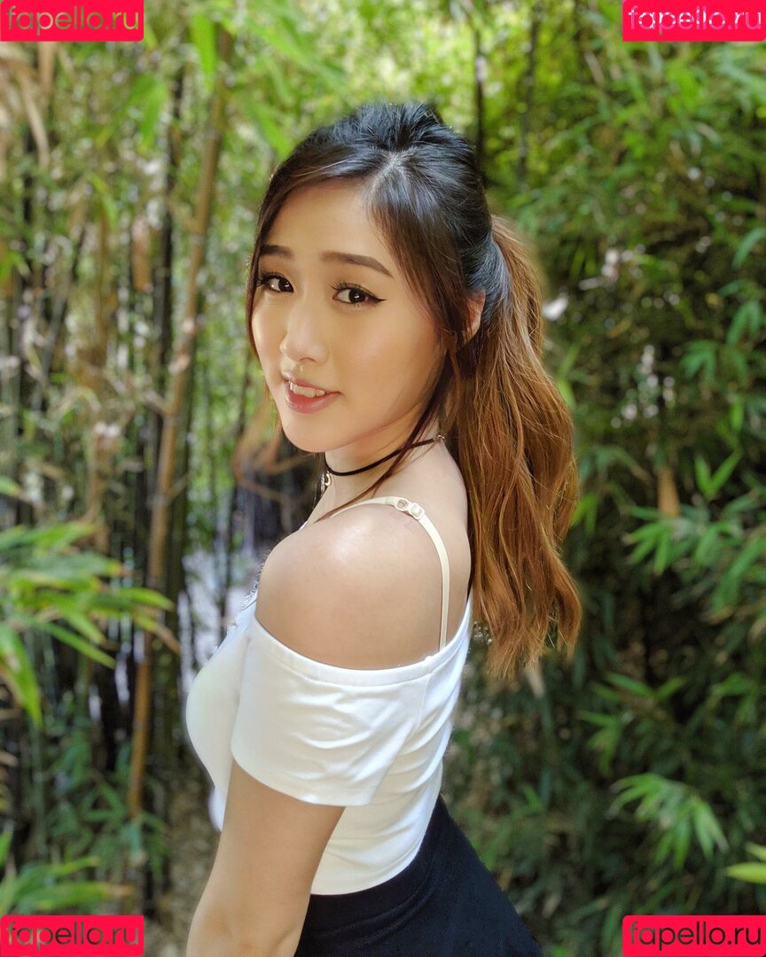 Yougelly Onlyfans Photo Gallery 