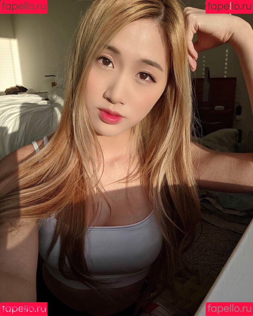 Yougelly Onlyfans Photo Gallery 