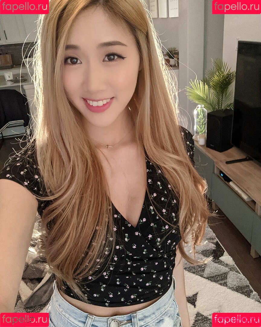 Yougelly Onlyfans Photo Gallery 