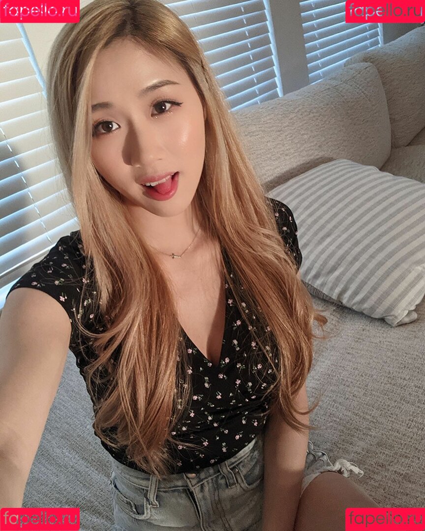 Yougelly Onlyfans Photo Gallery 