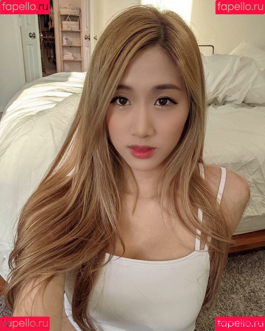 Yougelly Onlyfans Photo Gallery 