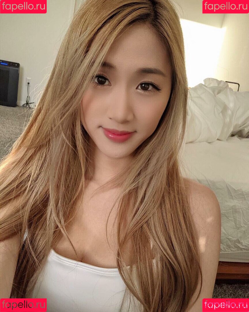 Yougelly Onlyfans Photo Gallery 