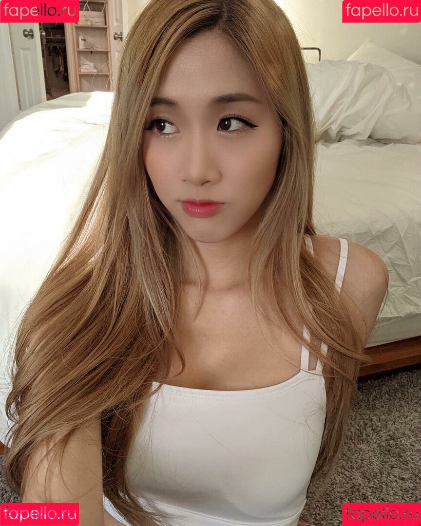 Yougelly Onlyfans Photo Gallery 