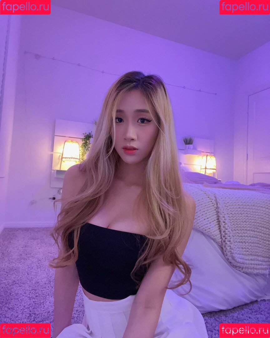 Yougelly Onlyfans Photo Gallery 