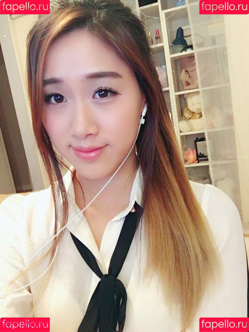 Yougelly Onlyfans Photo Gallery 