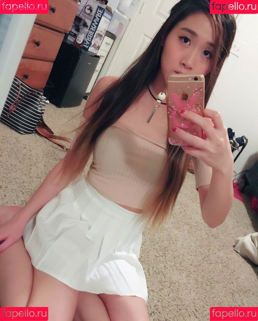 Yougelly Onlyfans Photo Gallery 