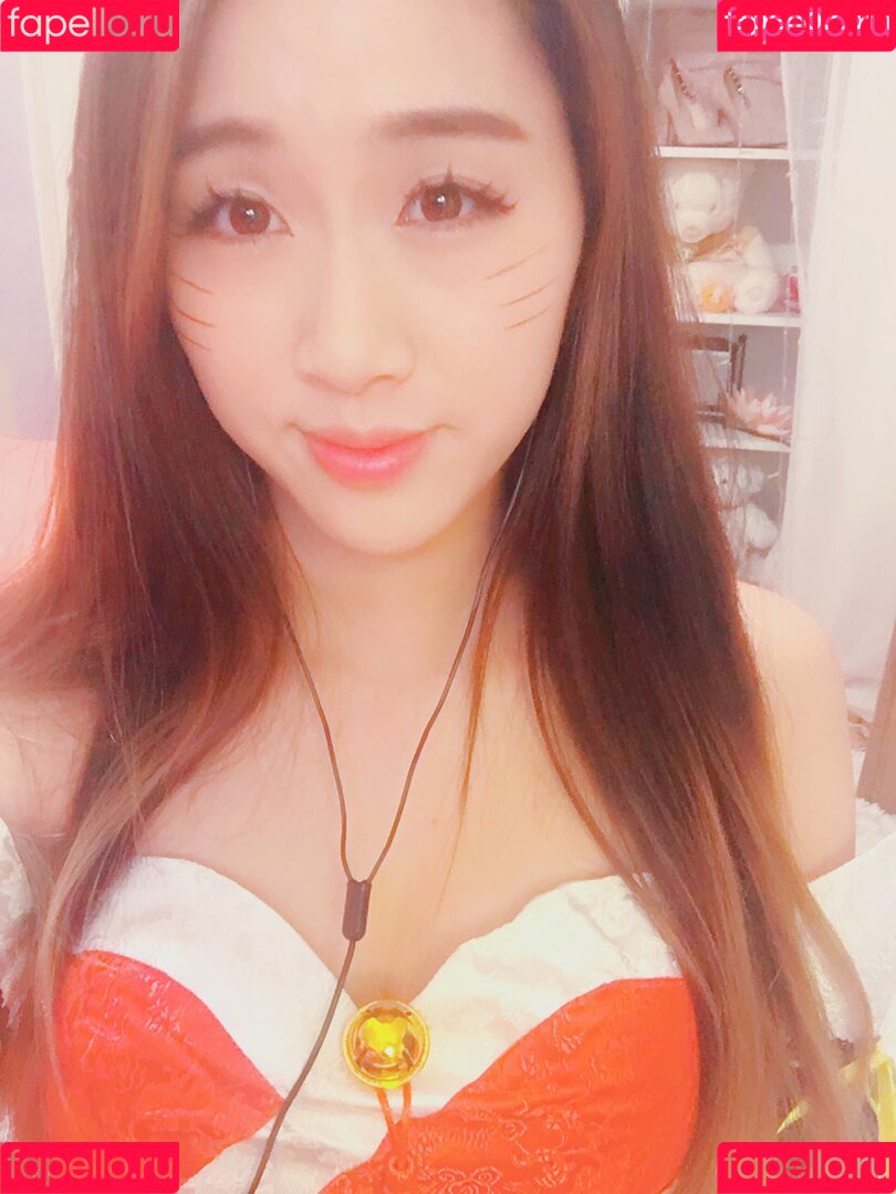 Yougelly Onlyfans Photo Gallery 