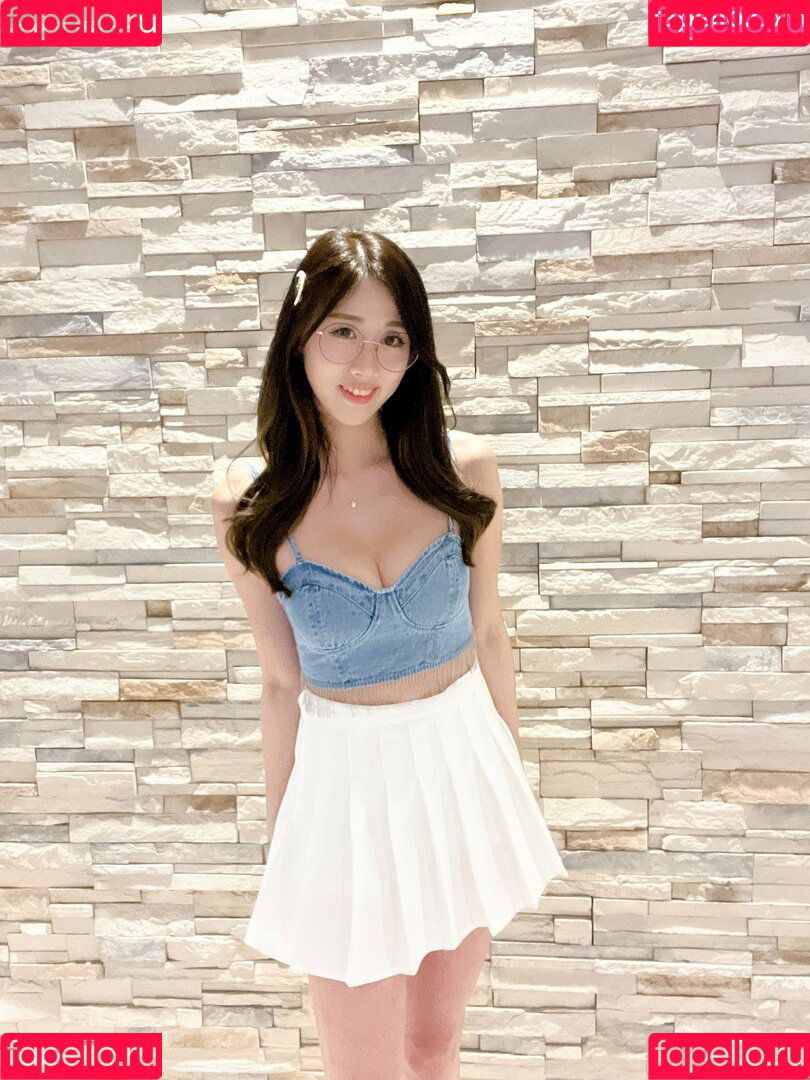 Yougelly Onlyfans Photo Gallery 