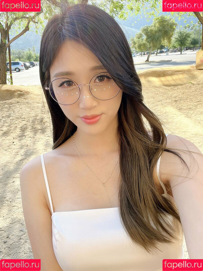 Yougelly Onlyfans Photo Gallery 