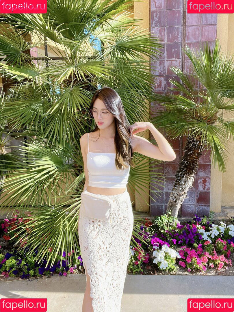 Yougelly Onlyfans Photo Gallery 