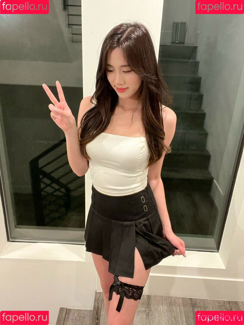 Yougelly Onlyfans Photo Gallery 