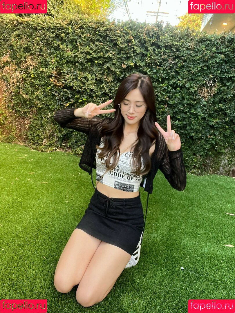 Yougelly Onlyfans Photo Gallery 