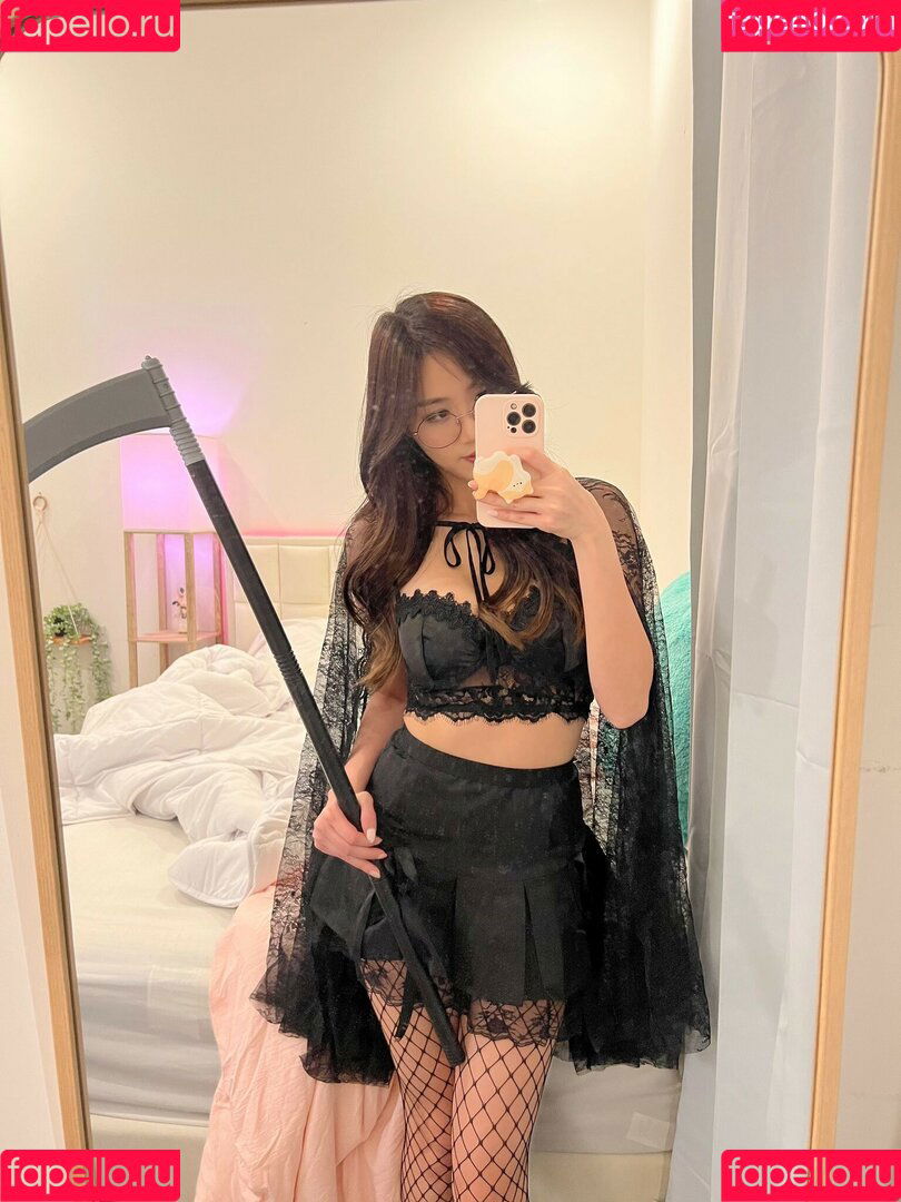 Yougelly Onlyfans Photo Gallery 