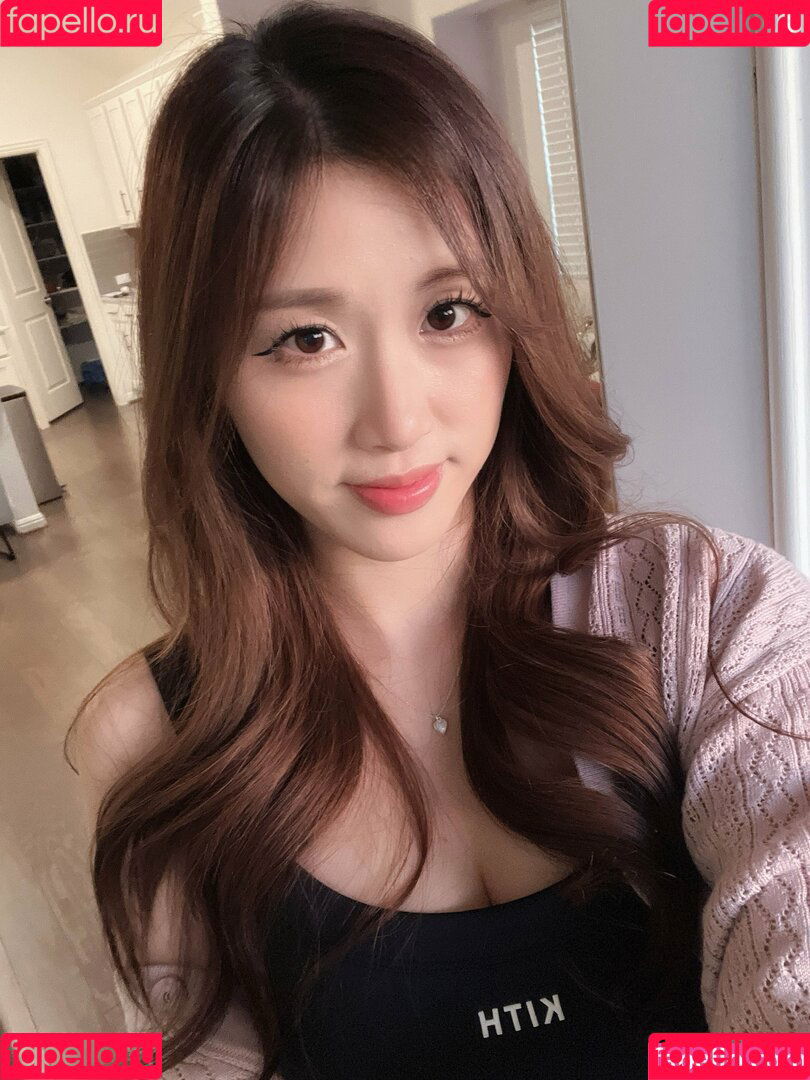 Yougelly Onlyfans Photo Gallery 