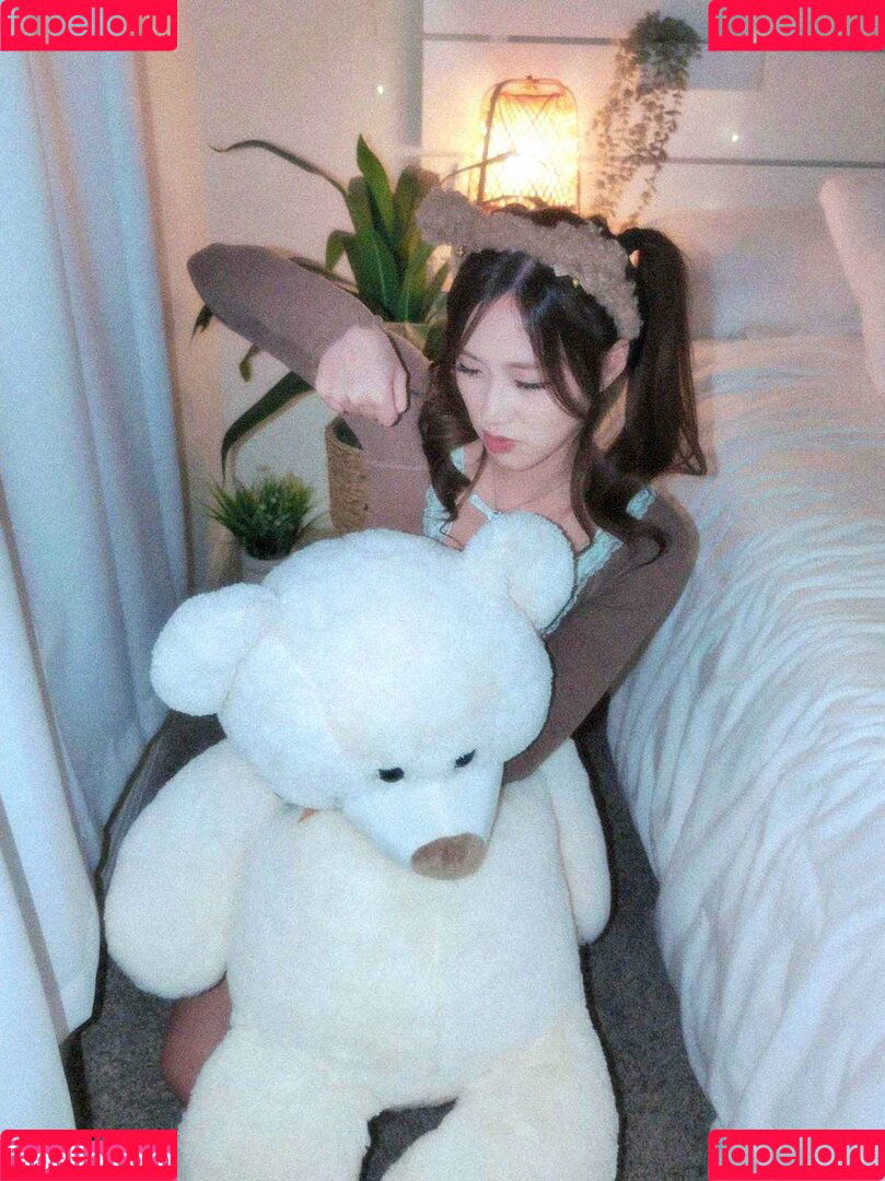 Yougelly Onlyfans Photo Gallery 