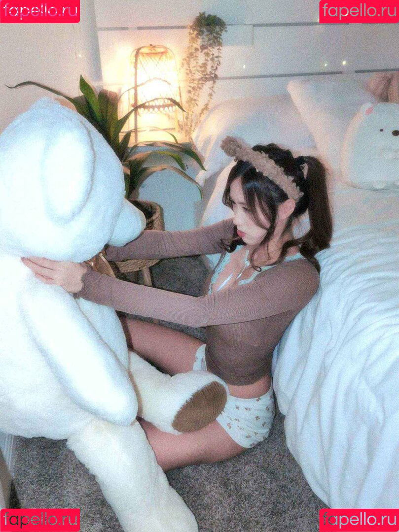 Yougelly Onlyfans Photo Gallery 